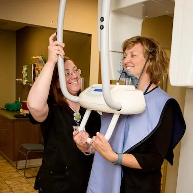 3D scanner with two women