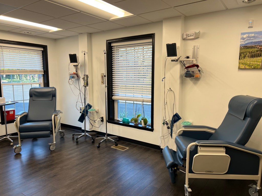 Flagship Oral, Facial, and Dental Implant Surgery recovery room in Jenkintown, PA