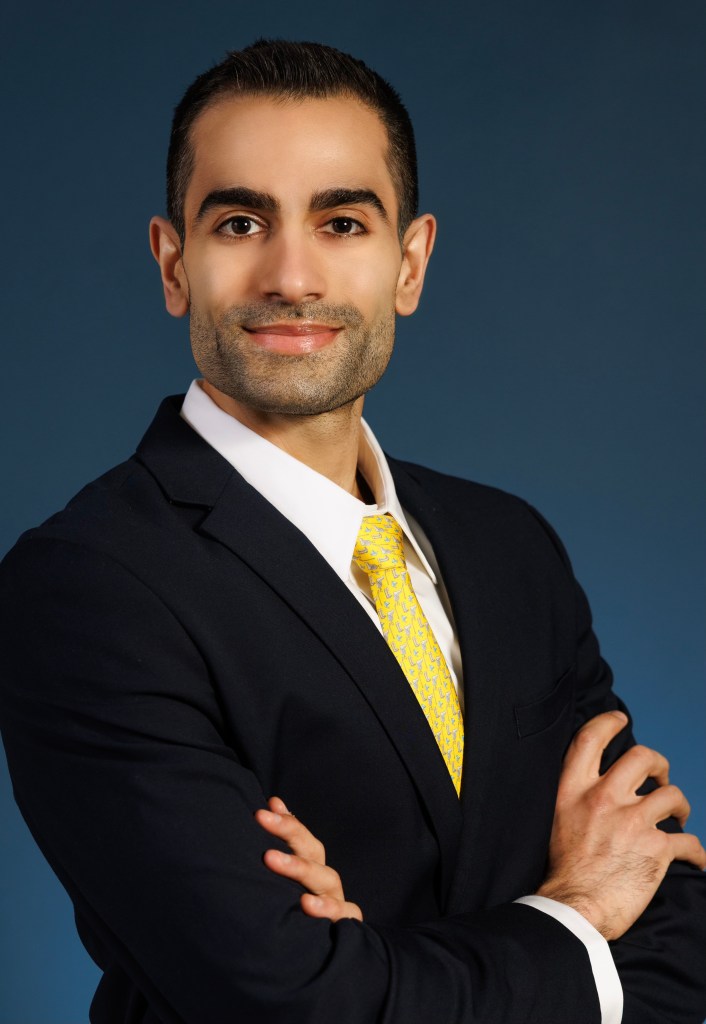 Mohammad M. Mousavian headshot - oral surgeon in PA